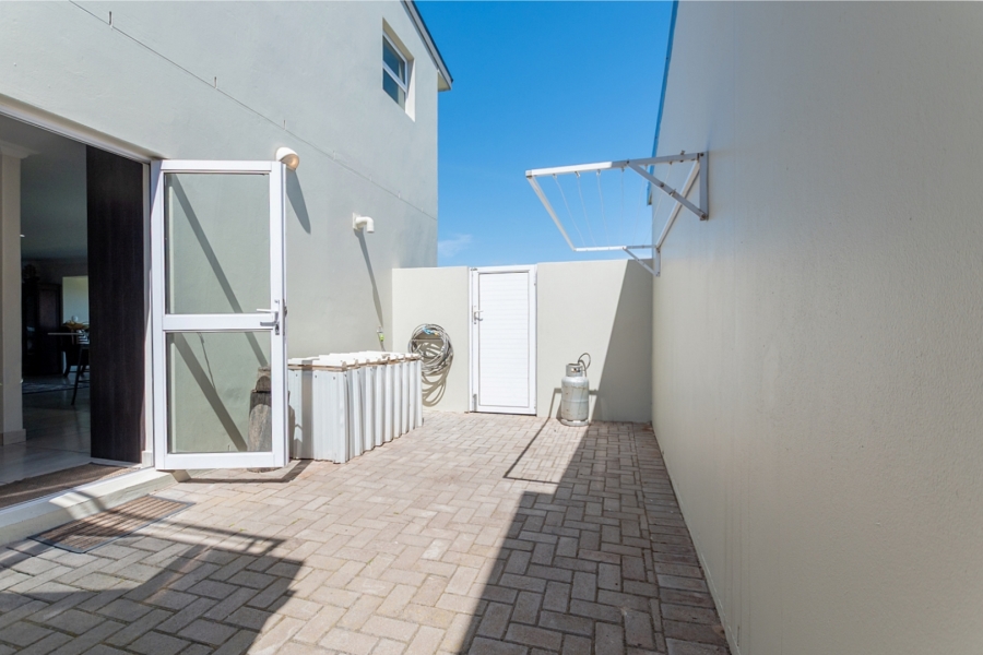 4 Bedroom Property for Sale in Sunset Estate Western Cape
